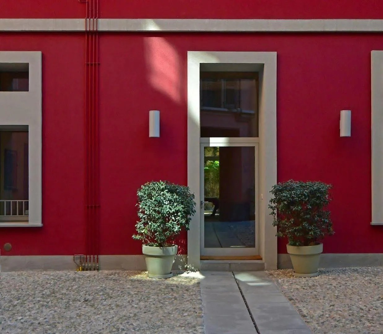 Milan Design Suites 0*,